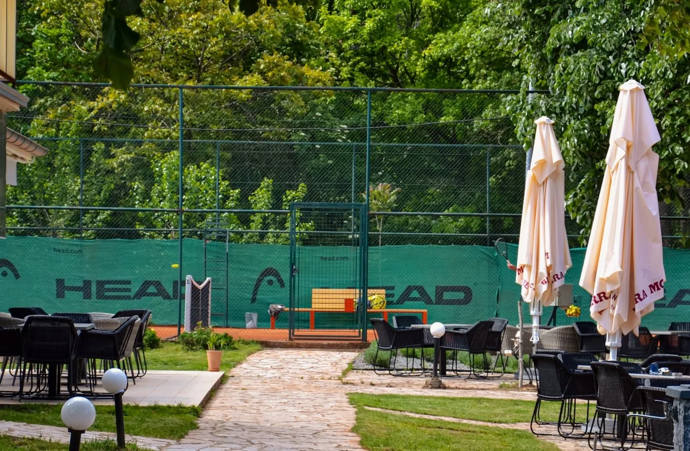 Day session and tennis school on Baseline clay courts